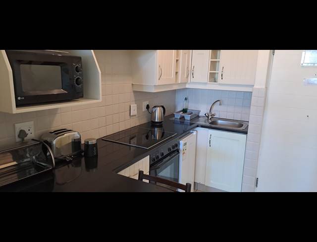 1 BEDROOM STUDIO APARTMENT FOR SALE IN UMHLANGA CENTRAL